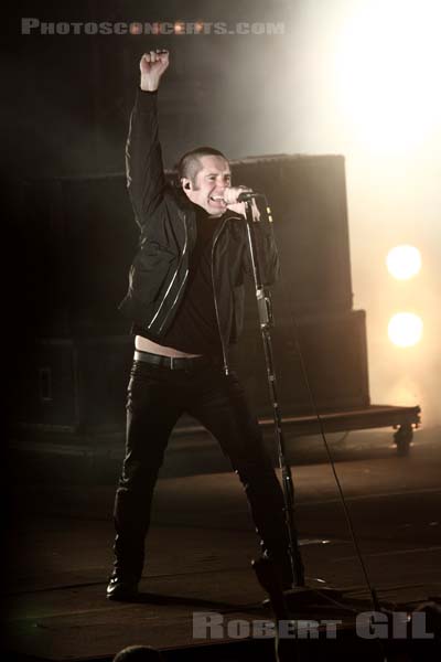 NINE INCH NAILS - 2009-07-31 - PAREDES DE COURA (Portugal) - Praia do Tabuao - 